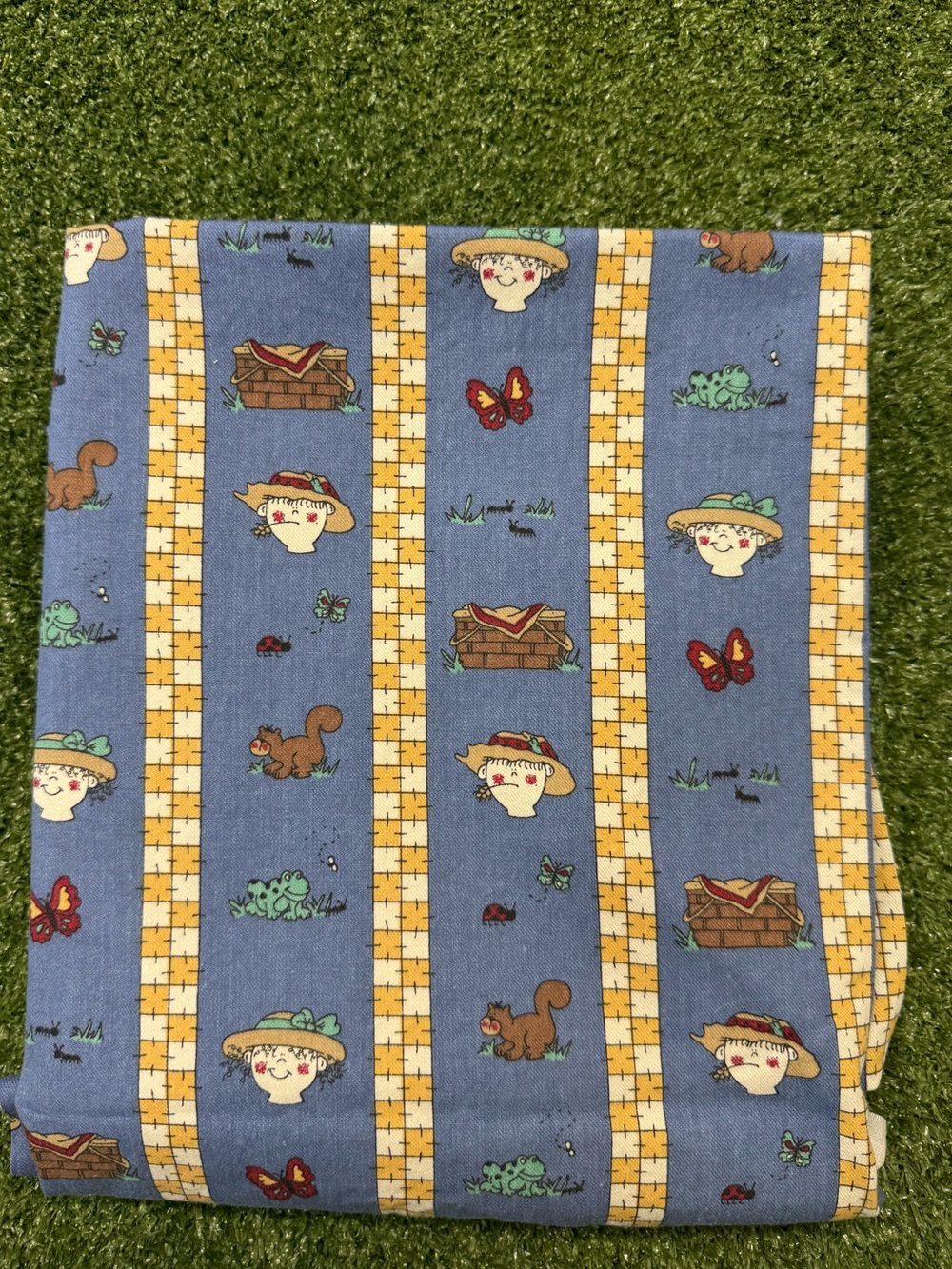 Vintage cotton fabric scarecrows bullfrogs picnic basket stripes blue 40”x36”